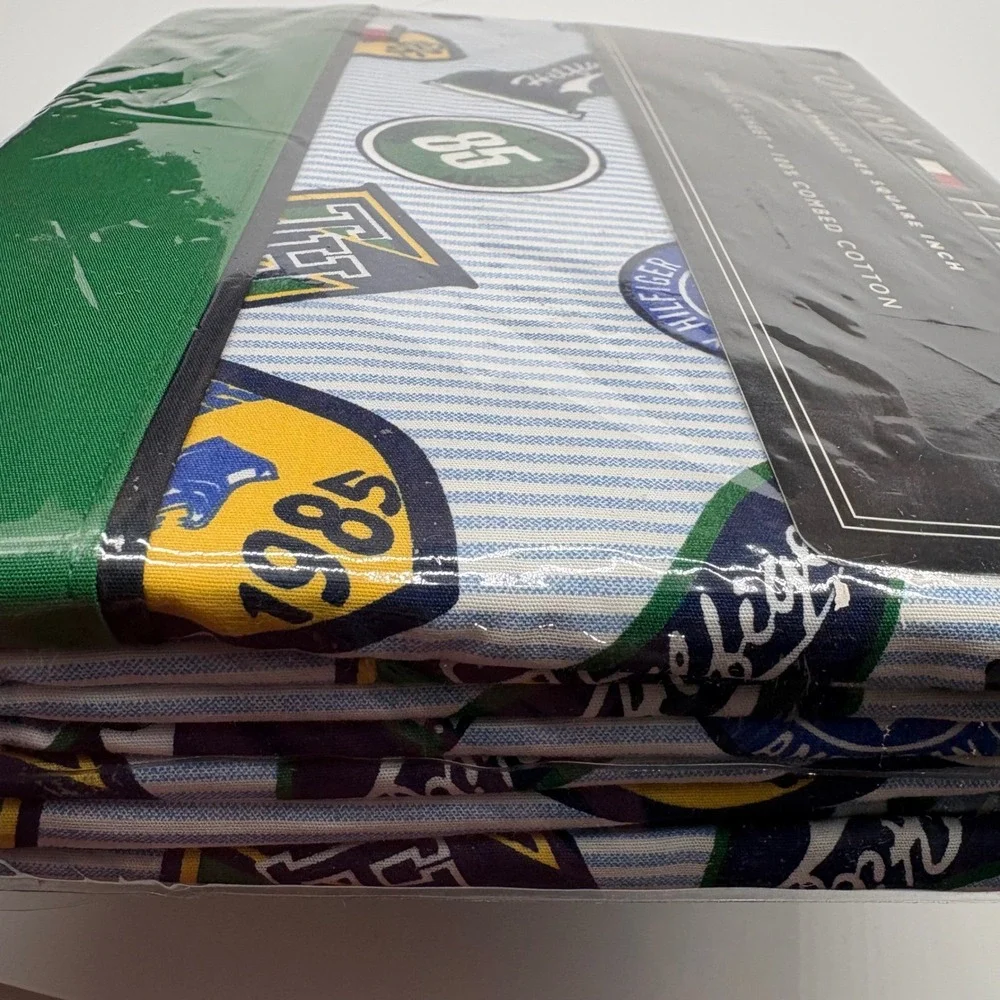 Tommy Hilfiger Chandler Queen Flat Sheet Vtg Collegiate Dorm College Crest New